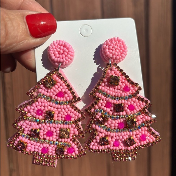 Jewelry - ❤️ Host Pick - Pink, beaded Christmas tree earrings